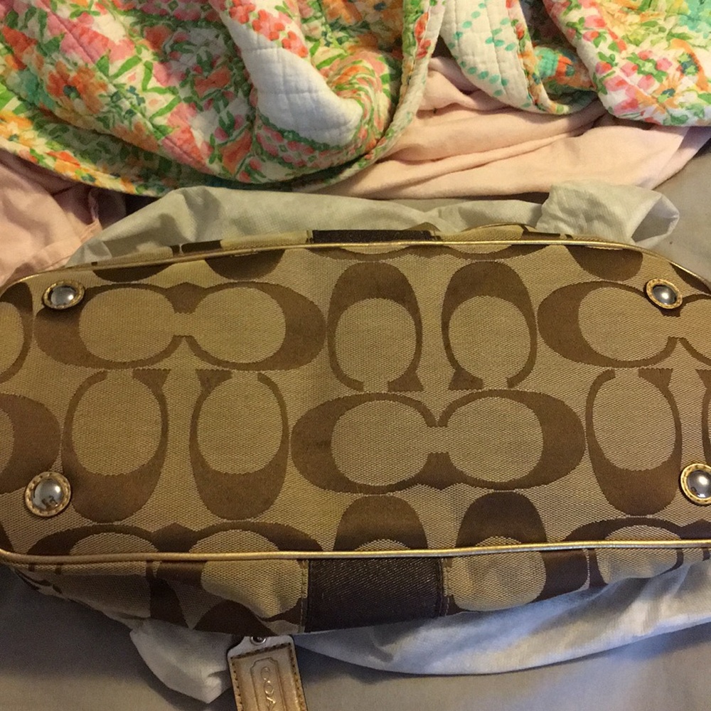 Gold coach bag - Picture 5 of 8